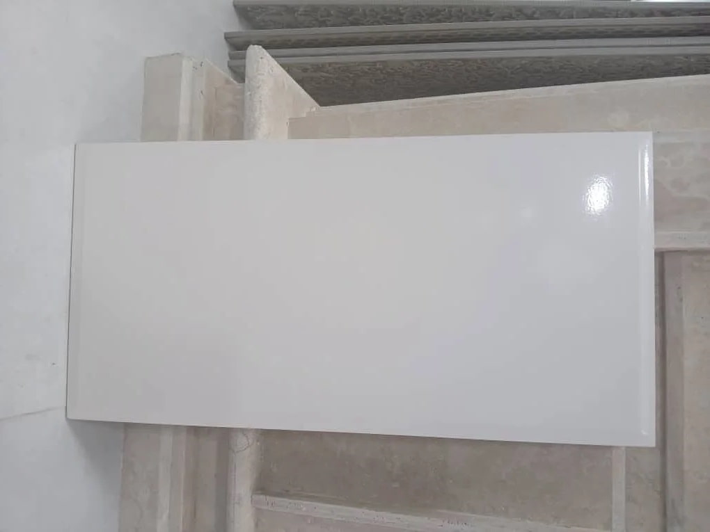 سرامیک پرسلان سفید با درخشندگی بالا و لایه محافظ در برابر خط و خش